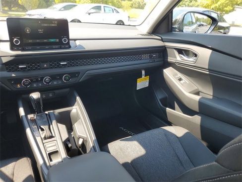 New 2025 Honda Accord SE image 10