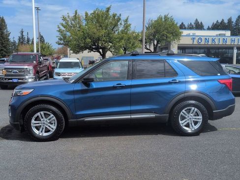 Used 2021 Ford Explorer XLT w/ Equipment Group 202A AWD/4WD image 2