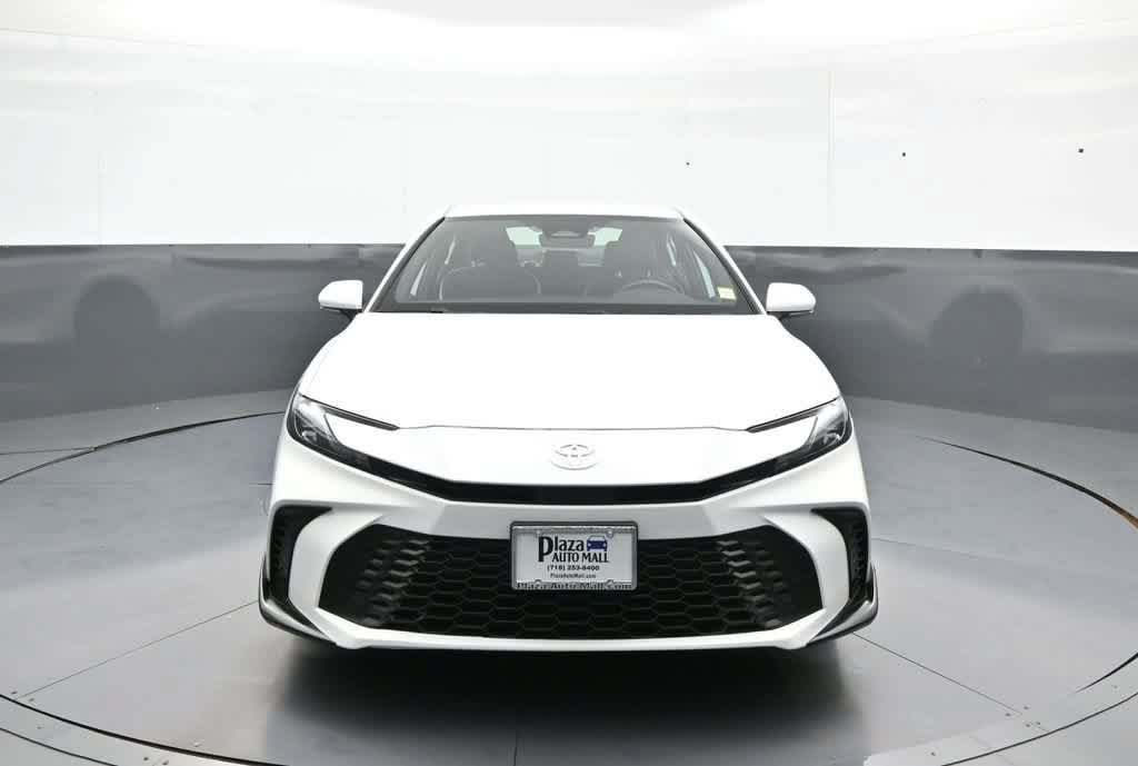 Used 2025 Toyota Camry SE w/ Convenience Package AWD/4WD image 2