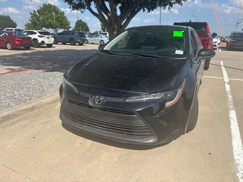 Used 2025 Toyota Corolla LE FWD image 6