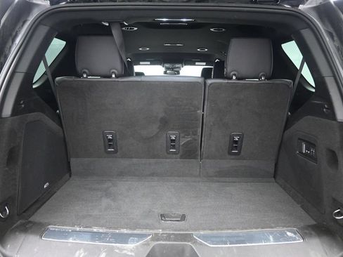 Used 2024 Cadillac Escalade Luxury AWD/4WD image 27