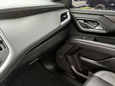 Used 2022 Chevrolet Tahoe LT w/ LT Signature Plus Package RWD image 38