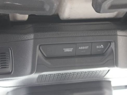 Used 2025 Jeep Wrangler Unlimited Sahara AWD/4WD image 12