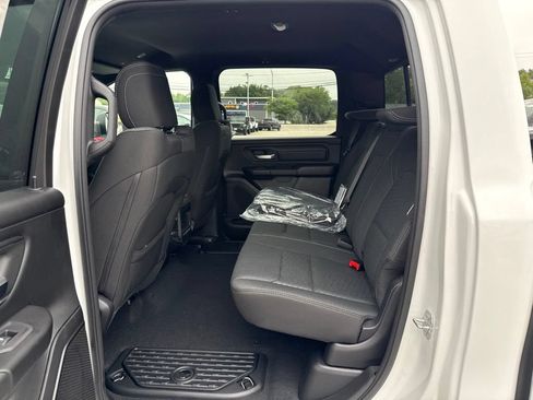 New 2026 RAM 1500 Express AWD/4WD image 19