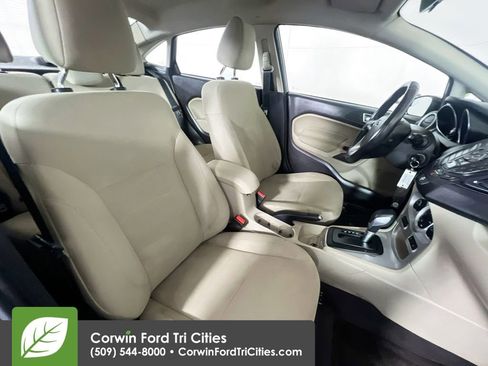 Used 2016 Ford Fiesta SE w/ Cold Weather Package FWD image 18
