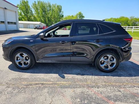 Used 2025 Ford Escape ST-Line AWD/4WD image 4
