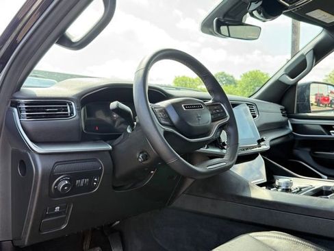 Used 2024 Jeep Wagoneer Series II AWD/4WD image 15