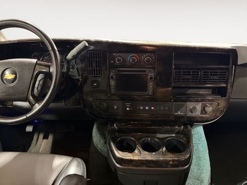 Used 2021 Chevrolet Express 2500 RWD image 12