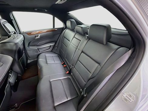 Used 2014 Mercedes-Benz E 350 4MATIC Sedan image 28