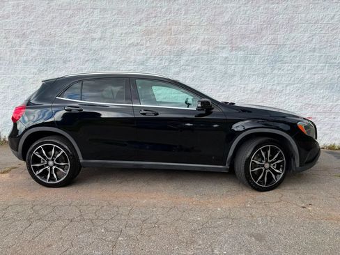Used 2017 Mercedes-Benz GLA 250 4MATIC image 2