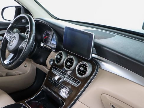 Used 2016 Mercedes-Benz GLC 300 4MATIC image 24