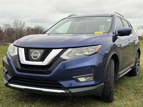 Used 2017 Nissan Rogue SL w/ SL Premium Package image 1