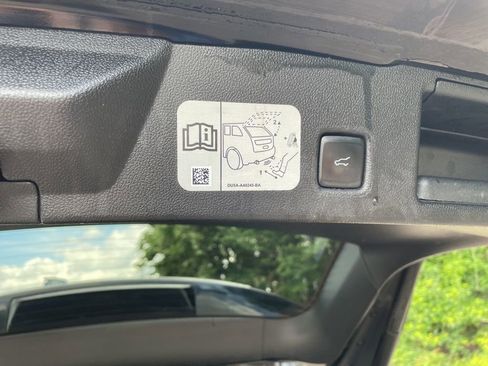 Used 2020 Ford Escape SEL FWD image 17