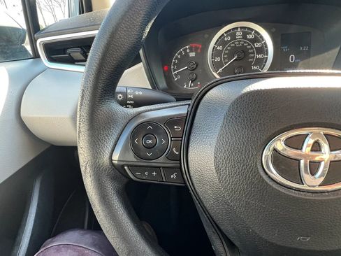 Used 2021 Toyota Corolla LE FWD image 16