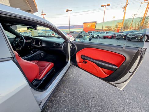 Used 2020 Dodge Challenger SRT Hellcat Redeye image 31
