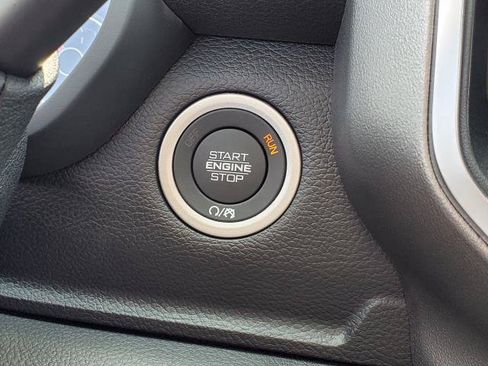 New 2026 RAM 2500 Big Horn AWD/4WD image 13