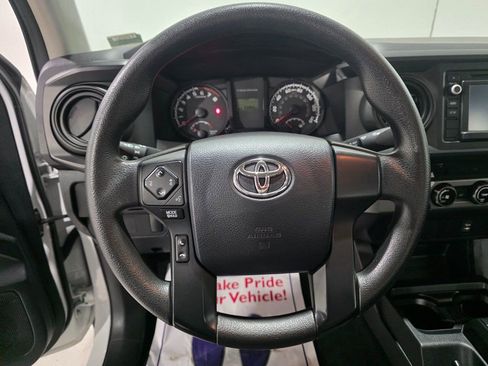 Used 2016 Toyota Tacoma SR image 4