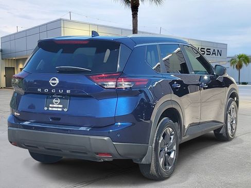 Certified 2025 Nissan Rogue SV w/ SV Premium Package FWD image 6