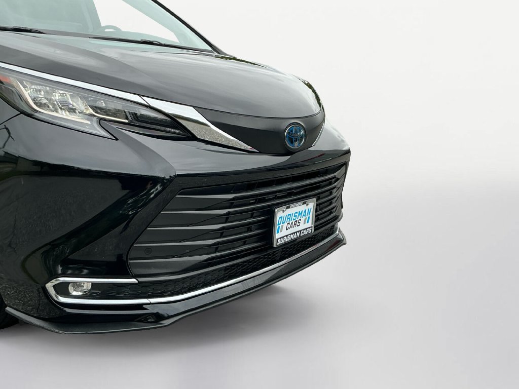 Used 2021 Toyota Sienna XLE w/ XLE Plus Package FWD image 22