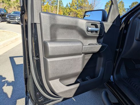 Used 2025 Chevrolet Silverado 1500 Custom Trail Boss w/ Turbomax Blackout Package image 16