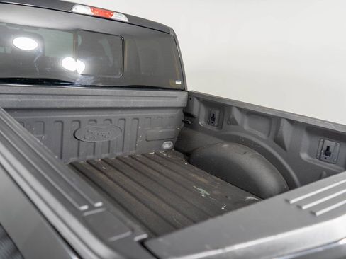 Used 2017 Ford F150 Lariat image 31