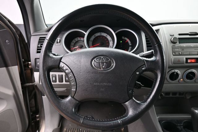Used 2011 Toyota Tacoma 4x4 Double Cab w/ TRD Sport Pkg w/JBL Audio image 19