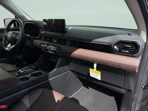 Certified 2026 Honda Pilot Elite image 45