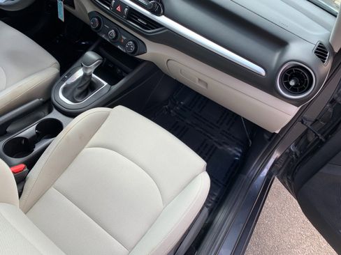 Used 2022 Kia Forte LXS image 31