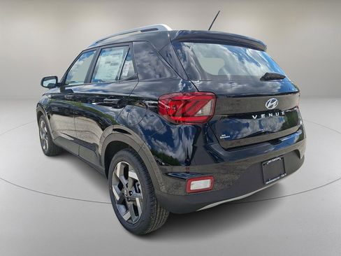 New 2026 Hyundai Venue SEL FWD image 5