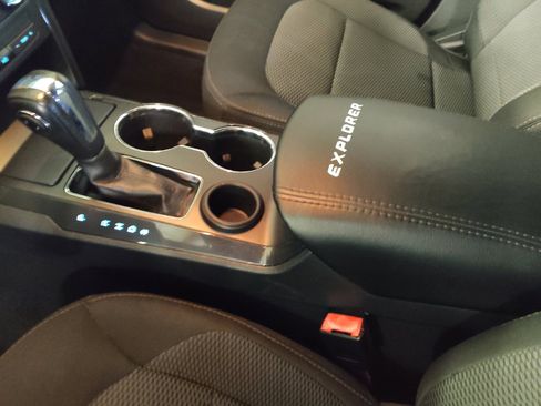 Used 2018 Ford Explorer XLT FWD image 26
