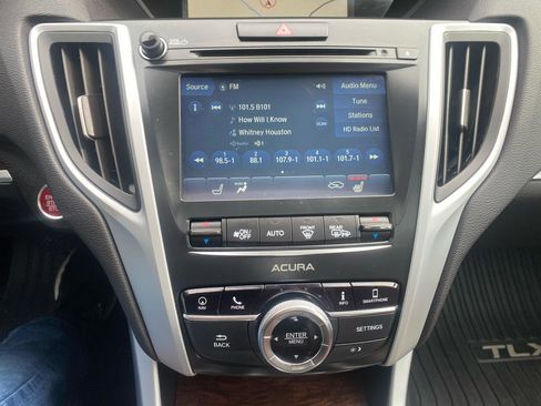 Used 2018 Acura TLX V6 SH-AWD w/ Technology Pkg image 17