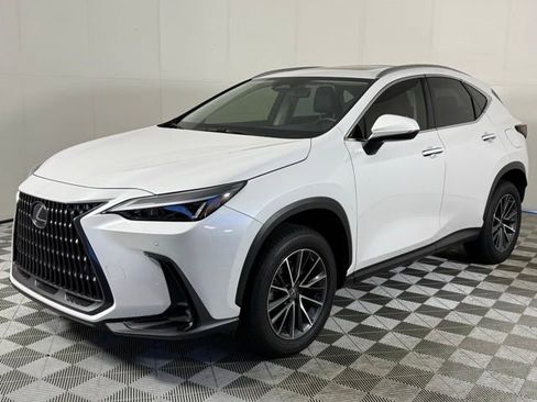 Used 2023 Lexus NX 250 FWD w/ Premium Package image 2