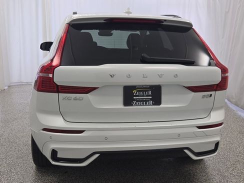Used 2025 Volvo XC60 B5 Plus AWD/4WD image 14