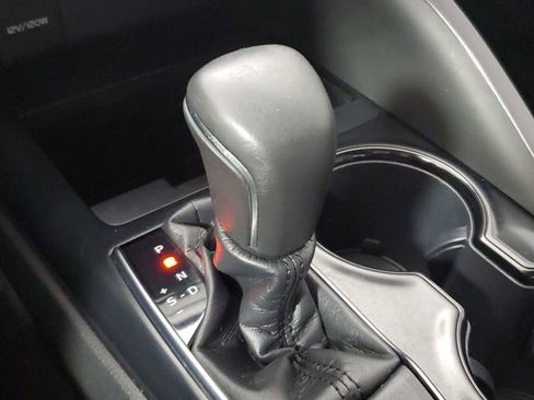 Used 2019 Toyota Camry SE w/ Convenience Package FWD image 28