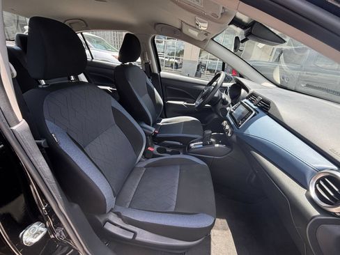 Used 2025 Nissan Versa SV FWD image 35