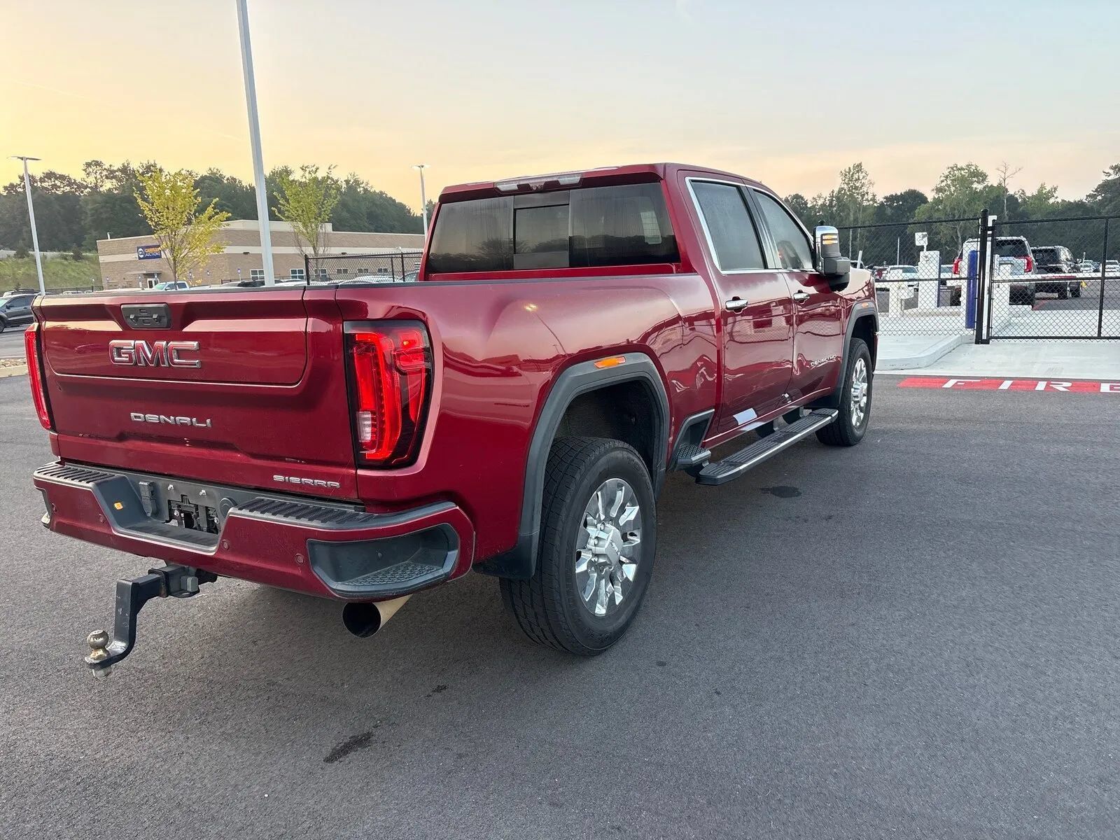 Used 2020 GMC Sierra 2500 Denali w/ Denali Ultimate Package AWD/4WD image 2