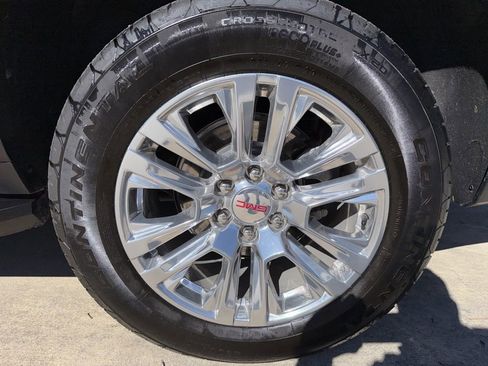 Used 2025 GMC Yukon Denali image 48