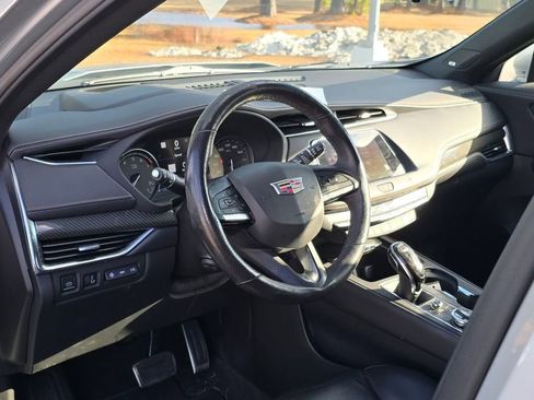 Used 2021 Cadillac XT4 Sport image 13