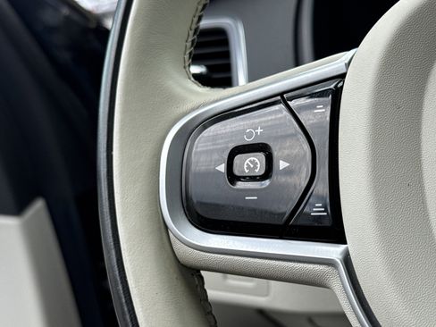 Used 2019 Volvo XC90 T6 Momentum w/ Advanced Package AWD/4WD image 19