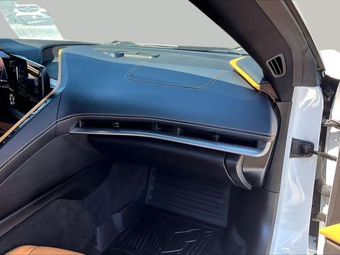 Used 2022 Chevrolet Corvette Stingray Preferred Conv RWD image 16