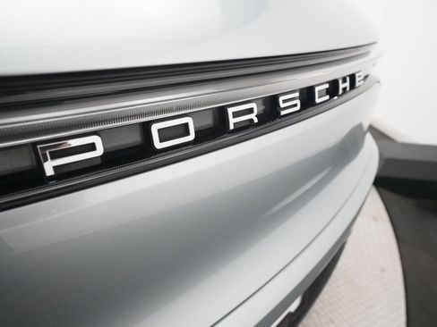 Used 2020 Porsche Macan AWD/4WD image 33