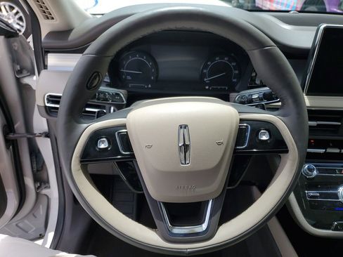 Used 2022 Lincoln Corsair AWD w/ Premium Package image 23