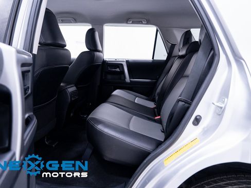 Used 2021 Toyota 4Runner SR5 Premium image 38