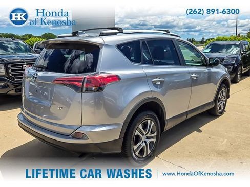 Used 2016 Toyota RAV4 LE FWD image 5
