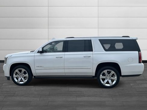 Used 2020 GMC Yukon XL Denali w/ Denali Premium Package image 2