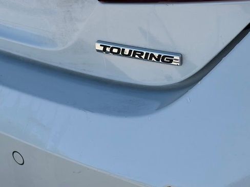 Used 2018 Honda Accord Touring image 18