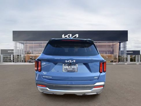 Certified 2026 Kia Sorento EX AWD/4WD image 5