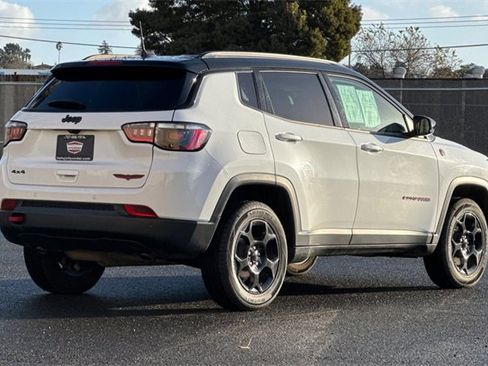 Used 2024 Jeep Compass Trailhawk image 5