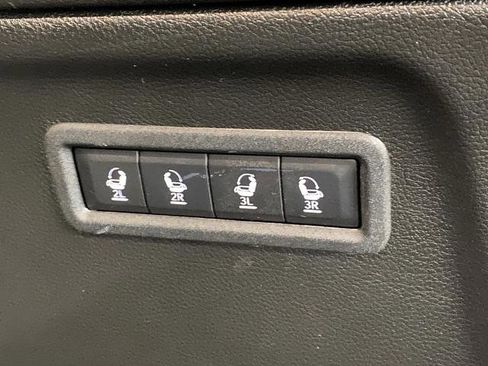 Used 2023 Jeep Wagoneer L Series III w/ Preferred Equipment Group image 16