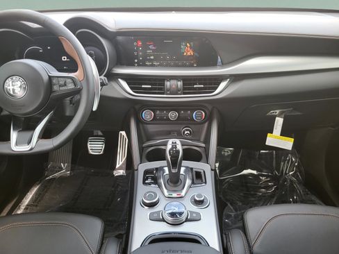 New 2025 Alfa Romeo Stelvio Sprint image 40